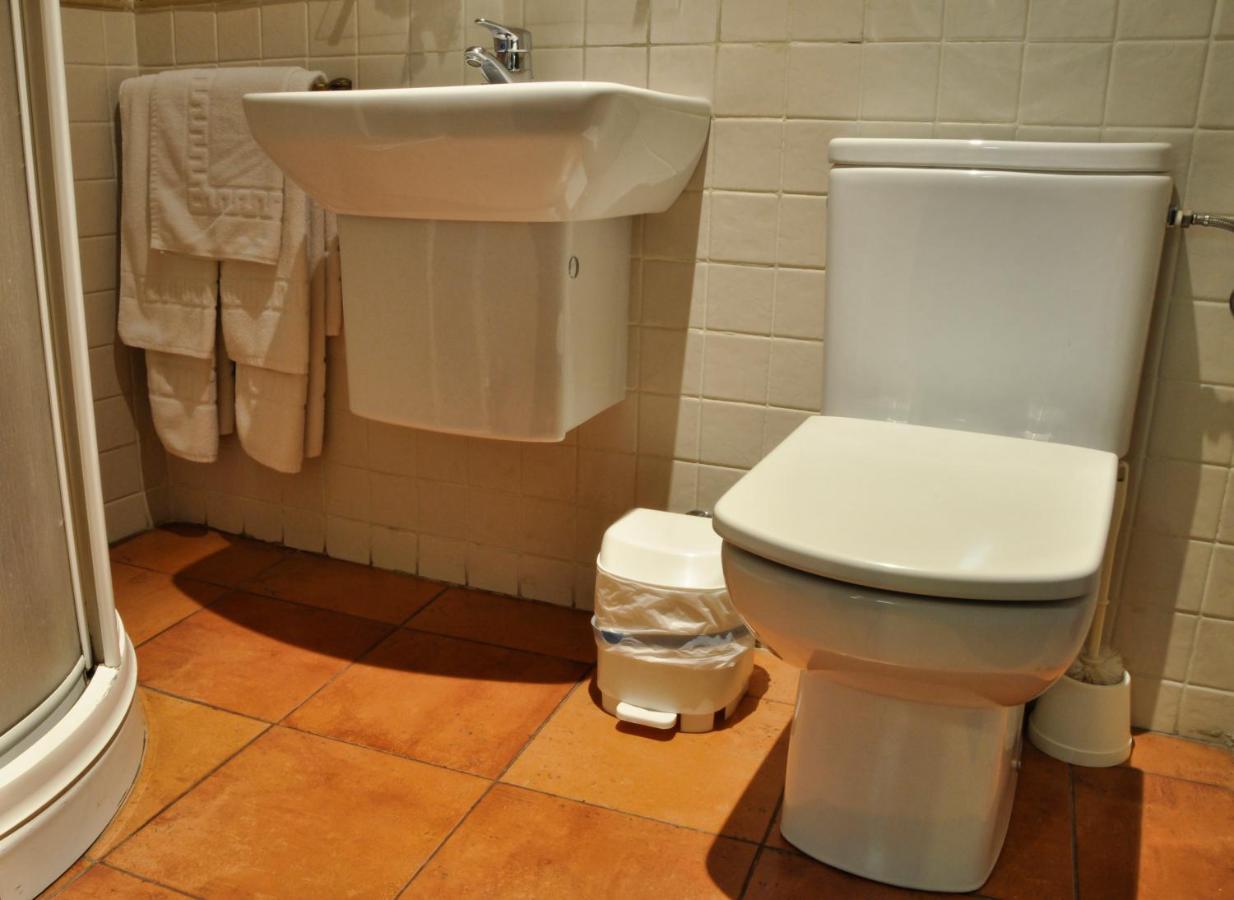 Hostal Alfonso XII Toledo Esterno foto
